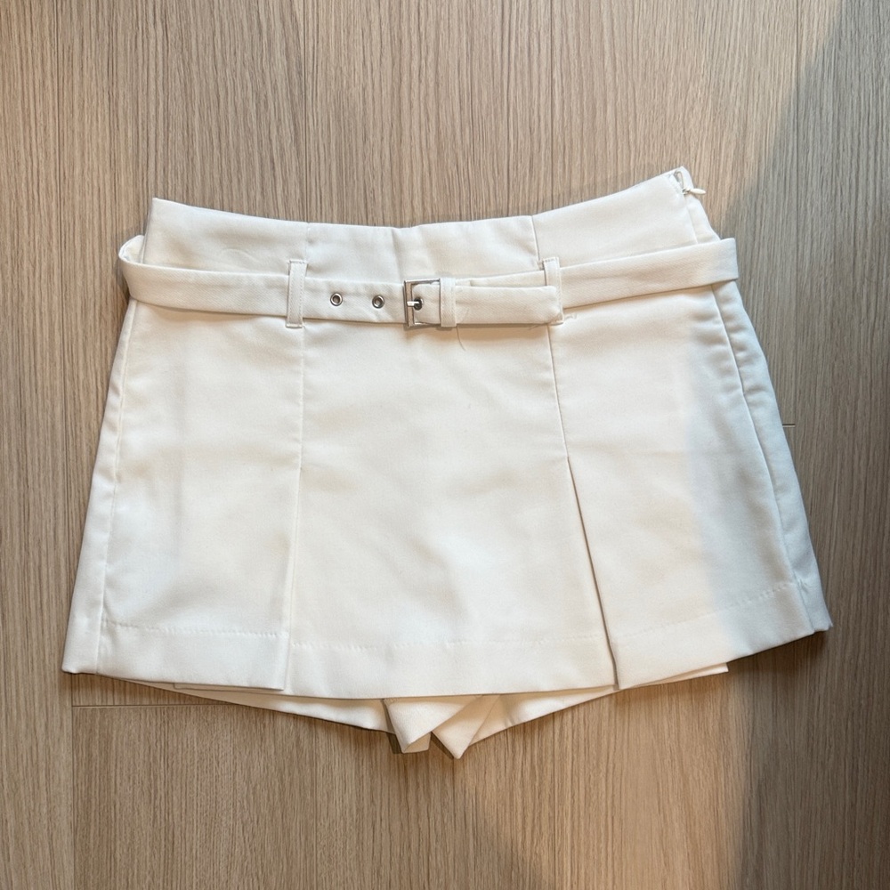 Zara Cream Women's Belted Skorts